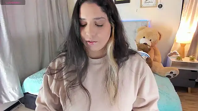 Snapshot of valentina_jonnes1 chatting on 12/22/24, 10:36 valentina jonnes1 online show from 12/22/24, 10:36