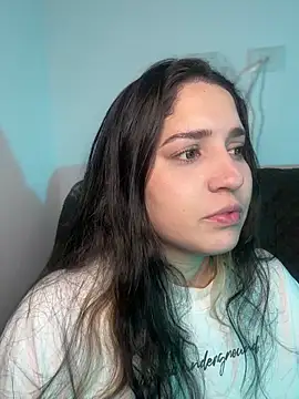 valentina jonnes1 online show from 04/18/26, 06:27