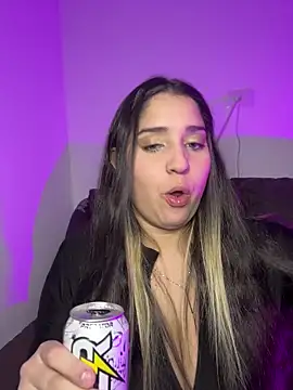 Snapshot of valentina_jonnes1 chatting on 10/05/25, 06:26 valentina jonnes1 online show from 10/05/25, 06:26