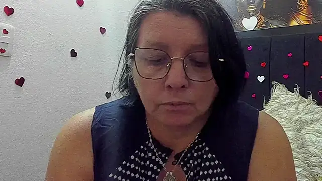 Snapshot of Evaaross_2345 chatting on 05/19/26, 08:16 Evaaross 2345 online show from 05/19/26, 08:16