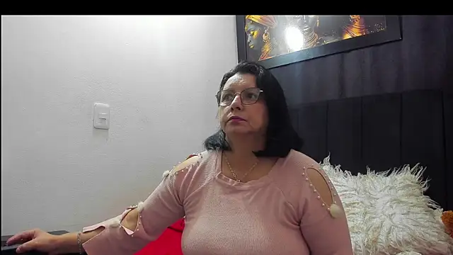 Evaaross 2345 online show from 02/09/26, 12:25