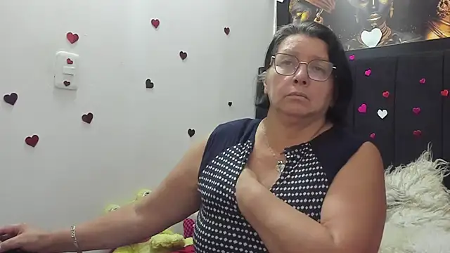 Evaaross 2345 online show from 04/15/26, 08:20