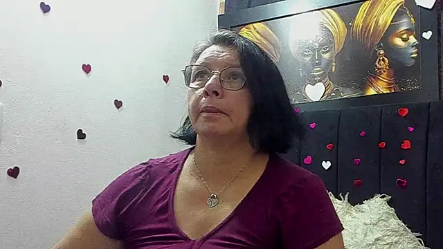 Snapshot of Evaaross_2345 chatting on 05/31/26, 01:39 Evaaross 2345 online show from 05/31/26, 01:39
