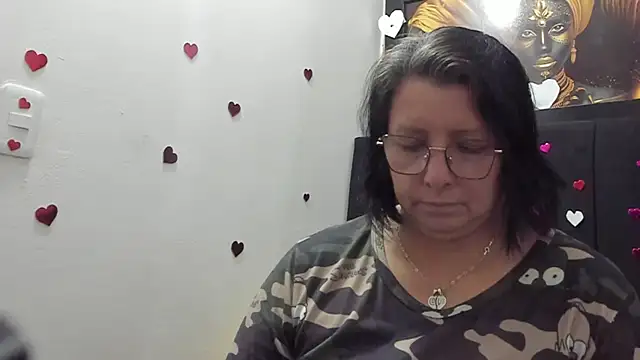 Snapshot of Evaaross_2345 chatting on 05/06/26, 06:23 Evaaross 2345 online show from 05/06/26, 06:23