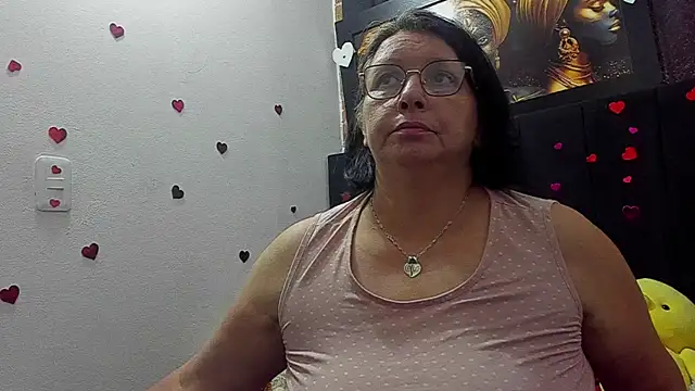 Snapshot of Evaaross_2345 chatting on 06/29/26, 07:35 Evaaross 2345 online show from 06/29/26, 07:35