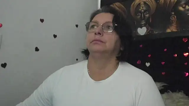 Evaaross 2345 online show from 04/13/26, 12:31