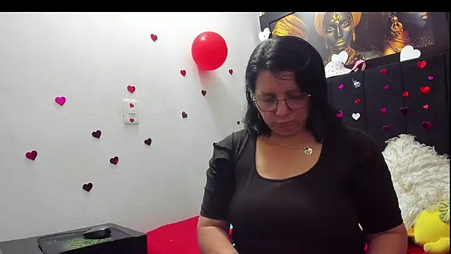 Evaaross 2345 online show from 02/15/26, 02:38