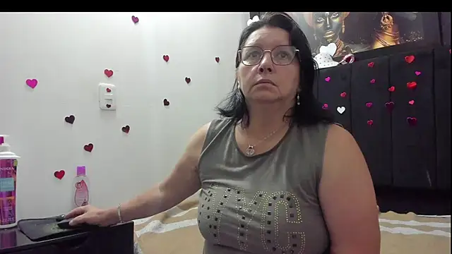 Evaaross 2345 online show from 02/22/26, 01:46