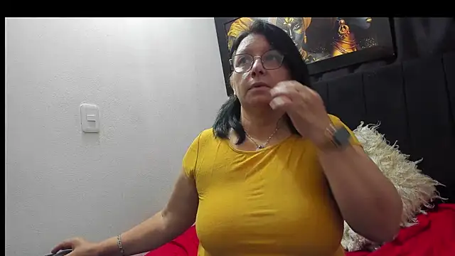 Evaaross 2345 online show from 11/19/25, 09:48