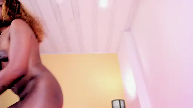 HellenHylls online show from 12/11/24, 12:02