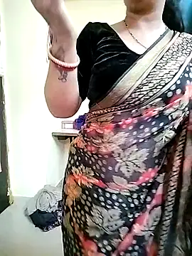 Snapshot of PayalSharmahot143 chatting on 10/13/25, 02:24 PayalSharmahot143 online show from 10/13/25, 02:24