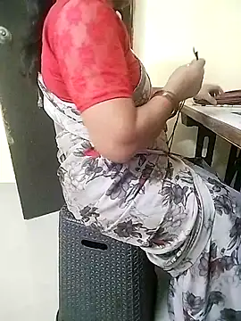 Snapshot of PayalSharmahot143 chatting on 12/02/25, 01:35 PayalSharmahot143 online show from 12/02/25, 01:35