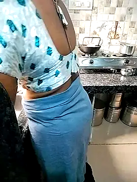 Snapshot of PayalSharmahot143 chatting on 09/26/25, 03:57 PayalSharmahot143 online show from 09/26/25, 03:57