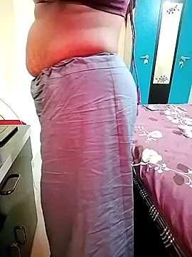 Snapshot of PayalSharmahot143 chatting on 10/28/25, 02:45 PayalSharmahot143 online show from 10/28/25, 02:45