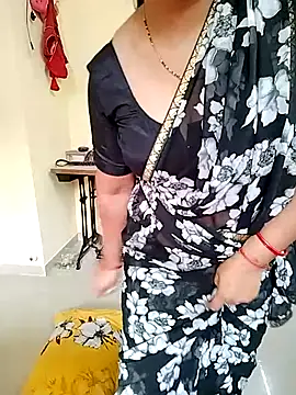 Snapshot of PayalSharmahot143 chatting on 10/29/25, 02:54 PayalSharmahot143 online show from 10/29/25, 02:54