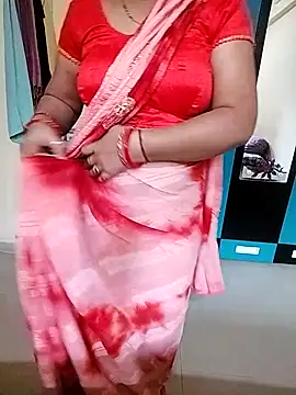 Snapshot of PayalSharmahot143 chatting on 12/16/25, 08:40 PayalSharmahot143 online show from 12/16/25, 08:40