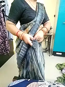 Snapshot of PayalSharmahot143 chatting on 11/02/25, 07:30 PayalSharmahot143 online show from 11/02/25, 07:30