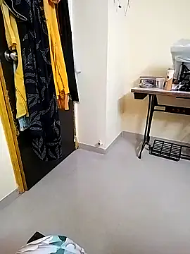 Snapshot of PayalSharmahot143 chatting on 10/03/25, 02:04 PayalSharmahot143 online show from 10/03/25, 02:04