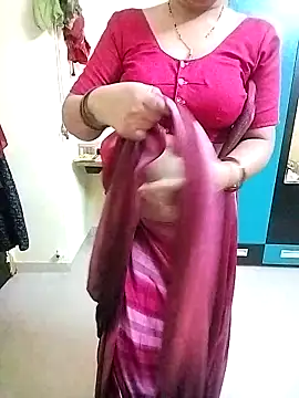 Snapshot of PayalSharmahot143 chatting on 11/30/25, 05:36 PayalSharmahot143 online show from 11/30/25, 05:36