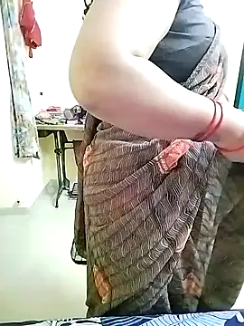 Snapshot of PayalSharmahot143 chatting on 11/04/25, 05:50 PayalSharmahot143 online show from 11/04/25, 05:50