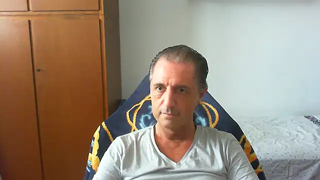 Snapshot of lliuk70mi chatting on 06/06/26, 01:38 lliuk70mi online show from 06/06/26, 01:38