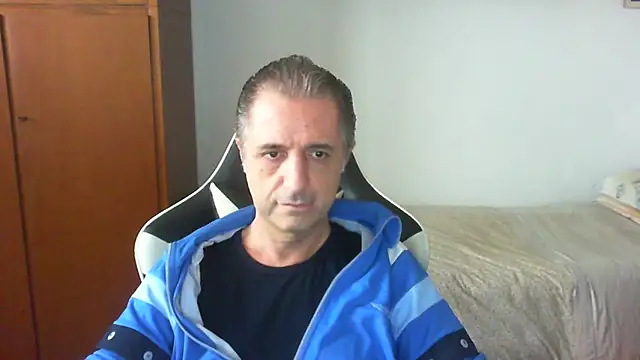 lliuk70mi online show from 05/05/26, 12:19