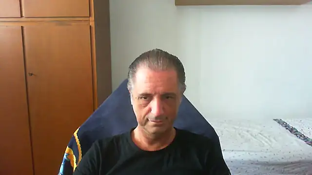 Snapshot of lliuk70mi chatting on 06/15/26, 12:38 lliuk70mi online show from 06/15/26, 12:38