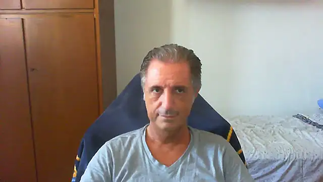 Snapshot of lliuk70mi chatting on 07/20/26, 12:40 lliuk70mi online show from 07/20/26, 12:40