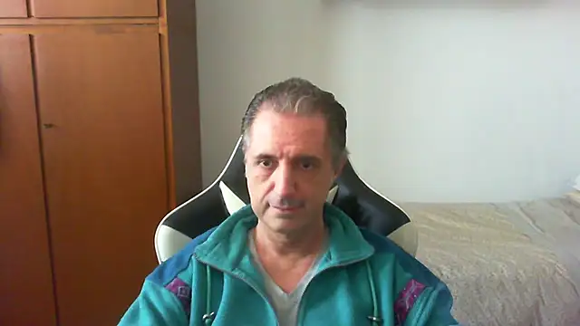 lliuk70mi online show from 04/26/26, 12:13