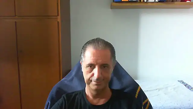 Snapshot of lliuk70mi chatting on 06/09/26, 12:28 lliuk70mi online show from 06/09/26, 12:28