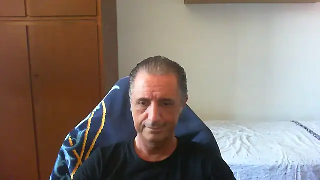 Snapshot of lliuk70mi chatting on 06/17/26, 12:59 lliuk70mi online show from 06/17/26, 12:59