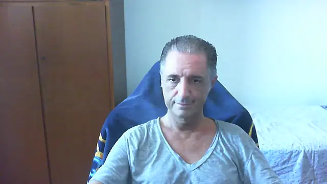 Snapshot of lliuk70mi chatting on 07/04/26, 01:04 lliuk70mi online show from 07/04/26, 01:04