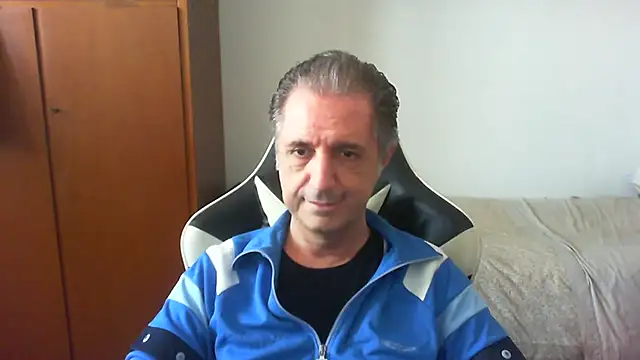 lliuk70mi online show from 05/02/26, 12:10