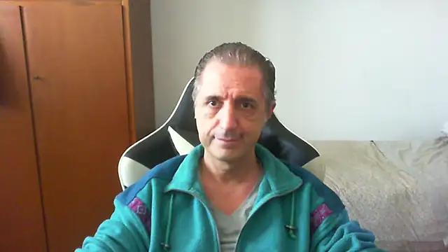 lliuk70mi online show from 05/01/26, 12:54