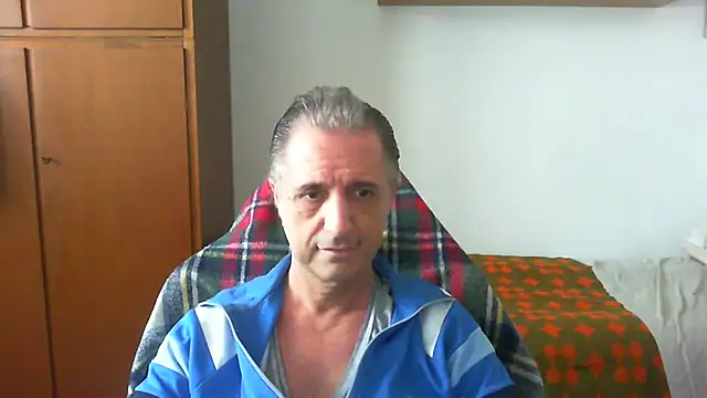 lliuk70mi online show from 05/19/26, 01:29