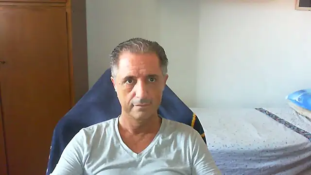 Snapshot of lliuk70mi chatting on 06/27/26, 08:09 lliuk70mi online show from 06/27/26, 08:09
