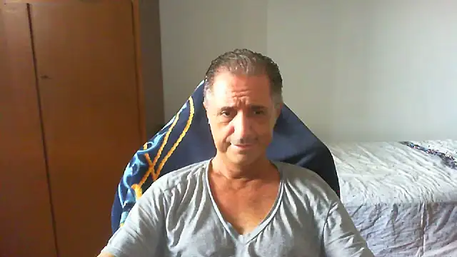 Snapshot of lliuk70mi chatting on 07/01/26, 11:32 lliuk70mi online show from 07/01/26, 11:32