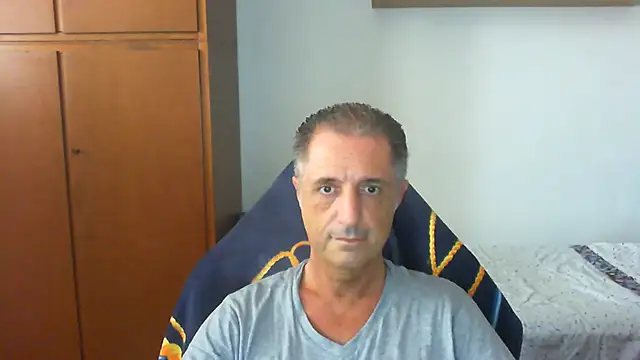 Snapshot of lliuk70mi chatting on 06/20/26, 12:10 lliuk70mi online show from 06/20/26, 12:10