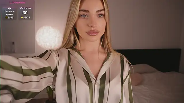 Nicole youthfull online show from 03/15/25, 07:59