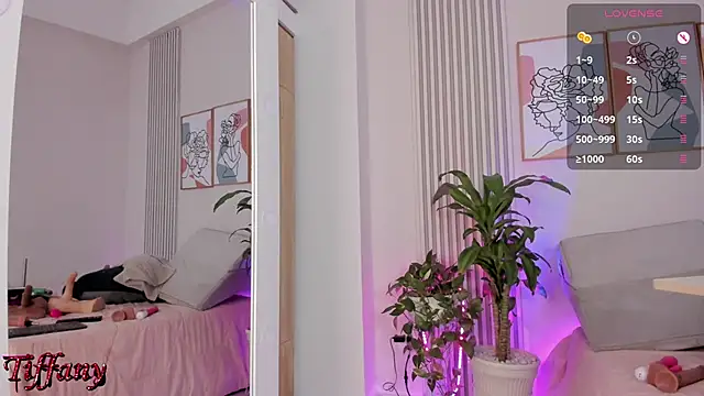 Snapshot of Tiffany_Sims1 chatting on 03/10/25, 10:45 Tiffany Sims1 online show from 03/10/25, 10:45