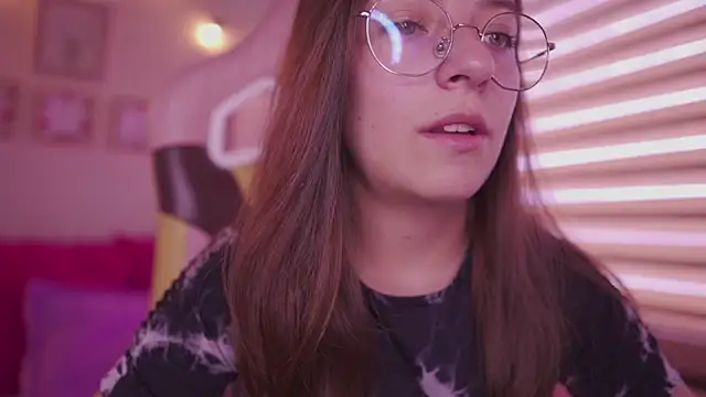 milly kenner online show from 04/14/26, 06:57