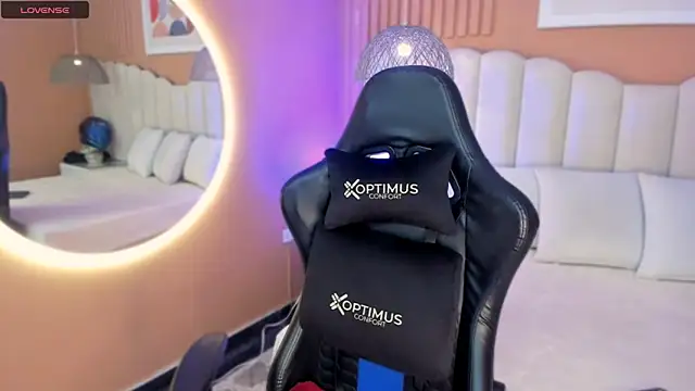 zia cooper online show from 10/22/25, 07:02