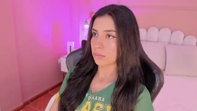 zia cooper online show from 11/19/25, 07:03