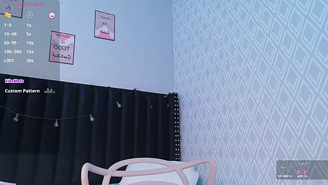 Snapshot of littleebonymommy chatting on 09/25/25, 08:15 littleebonymommy online show from 09/25/25, 08:15