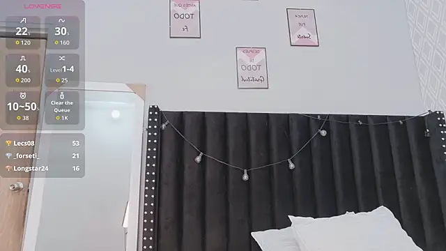 Snapshot of littleebonymommy chatting on 10/08/25, 08:09 littleebonymommy online show from 10/08/25, 08:09