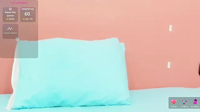 Snapshot of littleebonymommy chatting on 10/25/25, 02:55 littleebonymommy online show from 10/25/25, 02:55