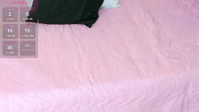 Snapshot of littleebonymommy chatting on 11/13/25, 08:35 littleebonymommy online show from 11/13/25, 08:35