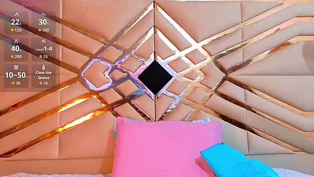 Snapshot of littleebonymommy chatting on 10/15/25, 03:16 littleebonymommy online show from 10/15/25, 03:16