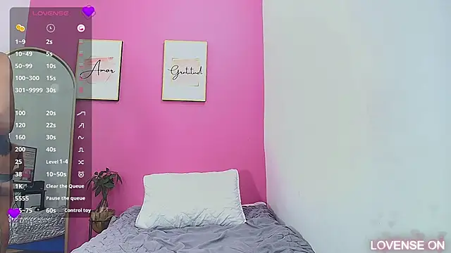 Snapshot of littleebonymommy chatting on 03/12/25, 08:09 littleebonymommy online show from 03/12/25, 08:09