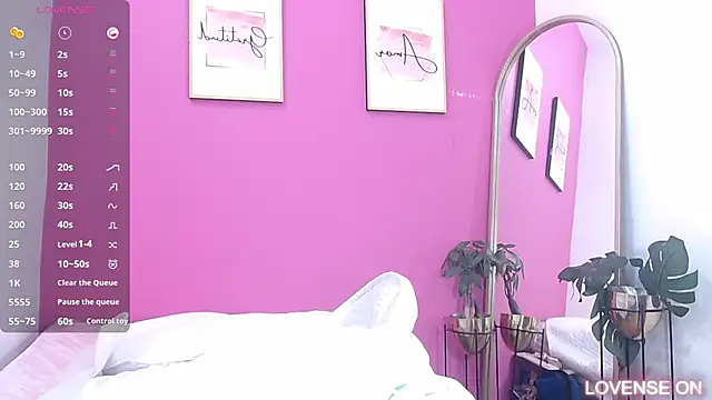 Snapshot of littleebonymommy chatting on 03/18/25, 05:23 littleebonymommy online show from 03/18/25, 05:23